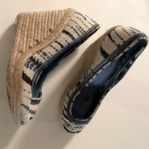 Bershka shows wedges